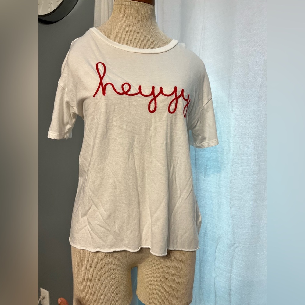 american eagle Women’s White t Shirt Short Sleeve Size Small Embroidered Heyy